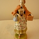 A LOVELY VINTAGE DRESDEN GERMAN PORCELAIN FIGURINE OF A LADY WITH BASKET