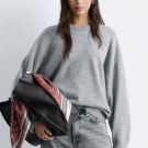 SEIDENTUCH MIT GRAFIKPRINT